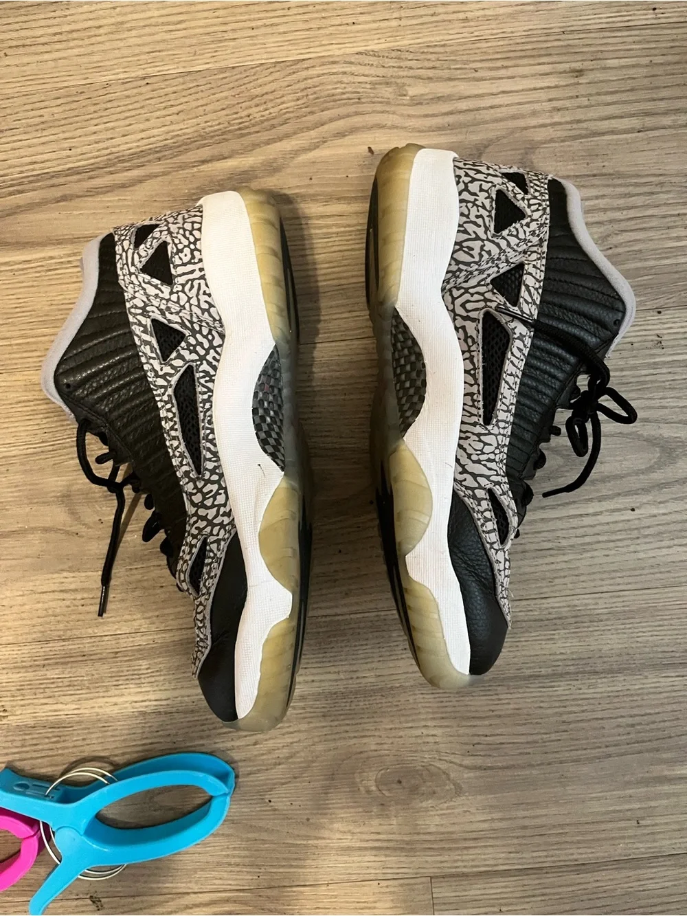 Air Jordan XI ( 11 I.E. ) sz 10
